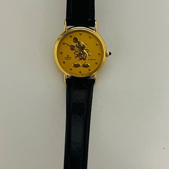 Vintage Mickey Mouse Gold-Coin Watch | Lorus Quartz Watch - Picture 5 of 5